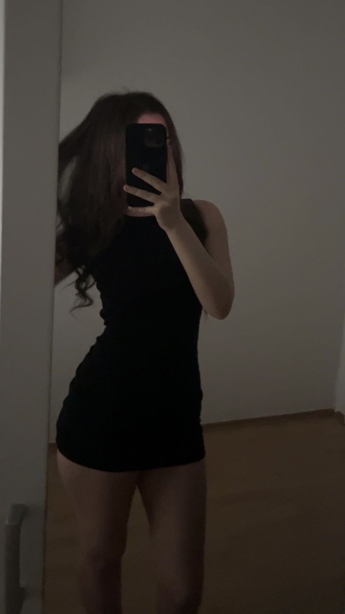 herrin_nisa's tweet image. Like wenn du dir eine Ballbusting session mit mir zutrauen würdest.

findom paypig ballbusting feet cashmeet zahlsklave