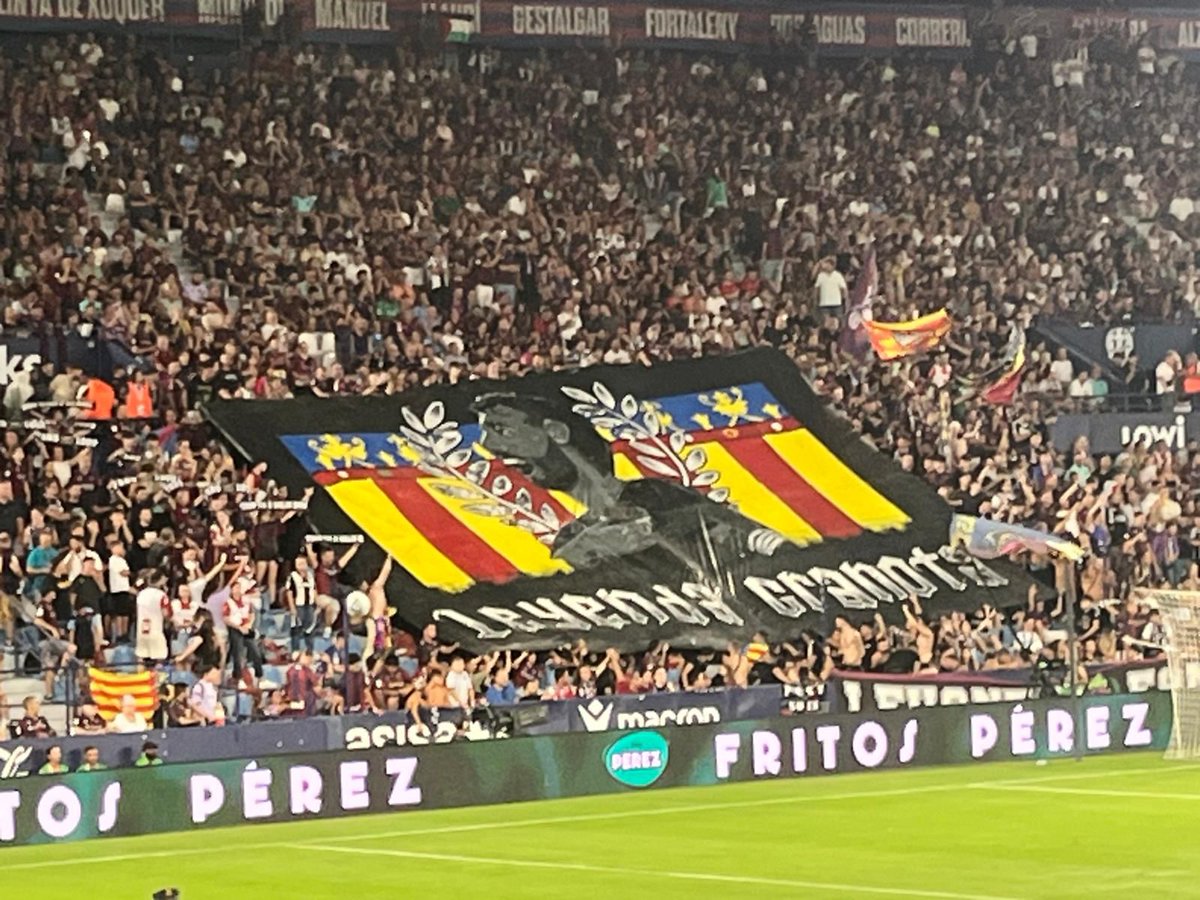 Somos los <a href="/levantefans1909/">Levante Fans 1909</a> !!! Este año la vamos a liar!!! Orgulloso de todos y orgullosos del nuestro equipo <a href="/LevanteUD/">Levante UD</a>  SEGUIMOS FAMILIA 🐸🐸❤️❤️
