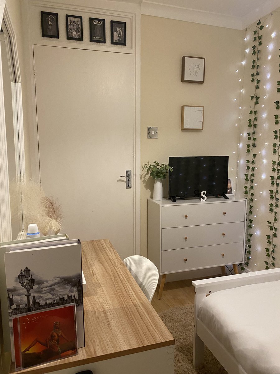 can anyone peep nicki ? 👀