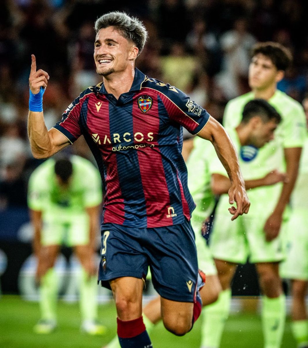 galletassmariaa's tweet photo. hoy no me importa el resultado, que lo lloren todos los que no apoyan al equipo de su ciudad, de su familia y su gente. vivir lo bueno y lo malo, pero a tu lado @LevanteUD https://t.co/W0cqygDyFK