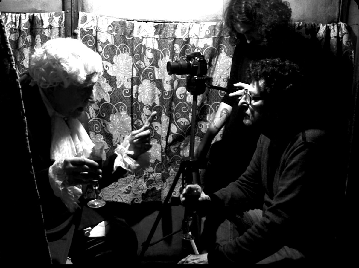 Crítica de “Sinfon14 R3mix”, mediometraje de Raúl Perrone con Eduardo Cozarinsky que se estrena mañana domingo, a las 17.30, en la <a href="/Sala_Lugones/">Sala Lugones</a> como parte del @DocBuenosAires 
otroscines.com/post/critica-d…