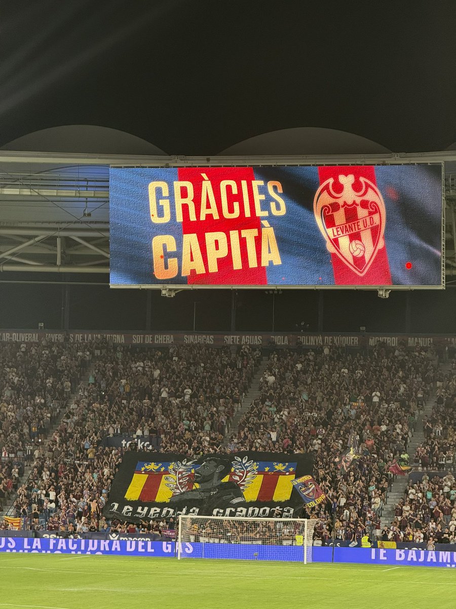 Esto no va de Champions ni ligas, es cosa de sentimiento.
Per sempre Amunt Llevant.