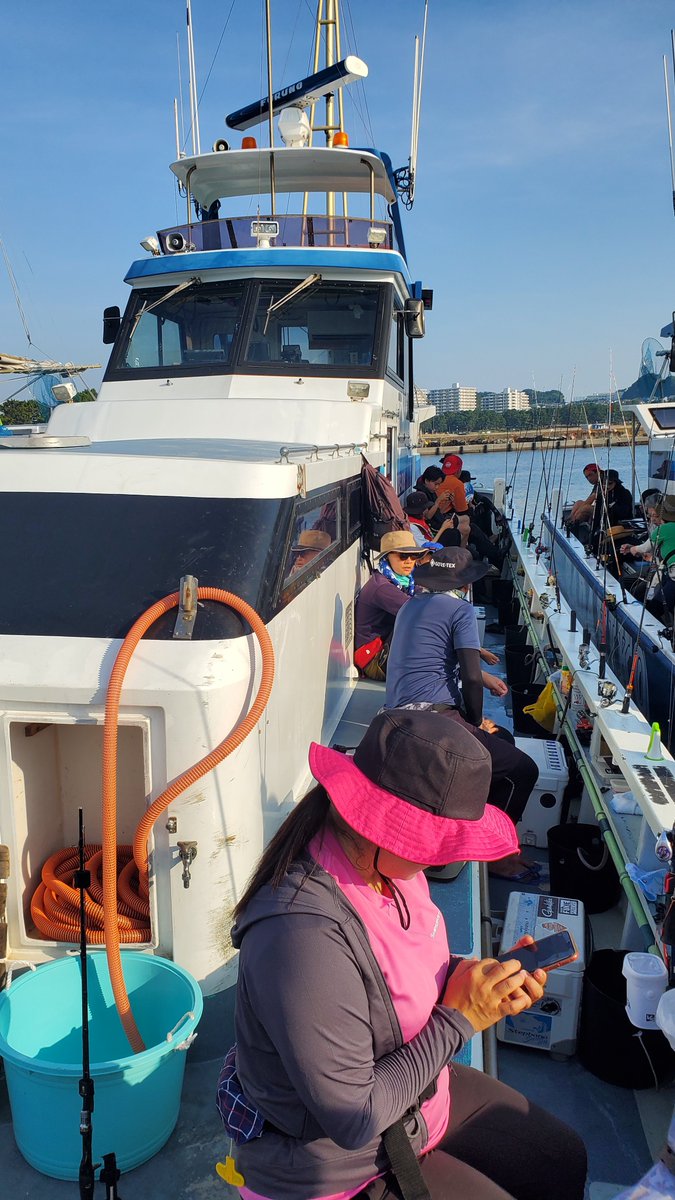 今日は金沢八景のシロギス釣り大会に参加してます‼️
優勝の国内旅行目指して大物を釣り上げます‼️
