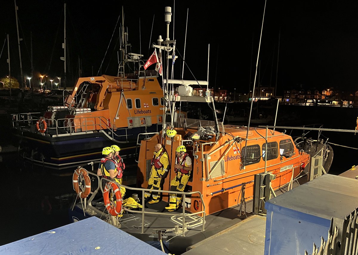 Lowestoft Lifeboat tweet media