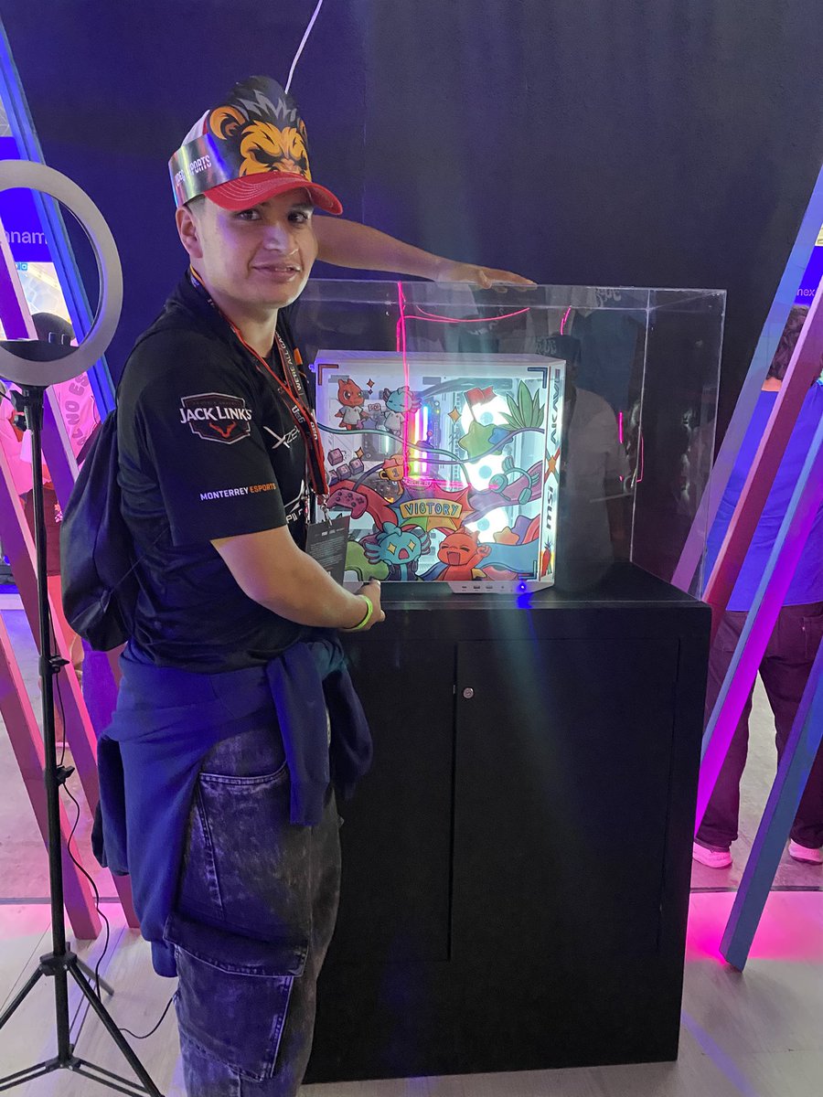 Todo sea por ganarme esta preciosura  #QuieroGanarLaPCByMSI 

<a href="/MSI_Latino/">MSI GAMING LATAM</a> <a href="/msigaming/">MSI Gaming</a> <a href="/AkaveEsports/">Akave Esports</a>