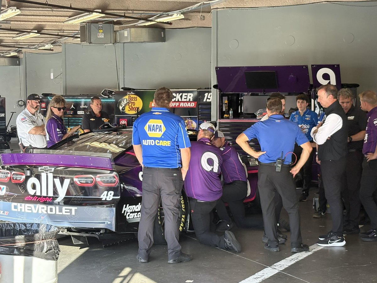 Andrew Gorton WTOC (@andrewgortonwx) on Twitter photo Bowman won’t have to go to the rear after the 48 team checked a potential electoral issue. Bowman won’t have to go to the rear after the 48 team checked a potential electoral issue.