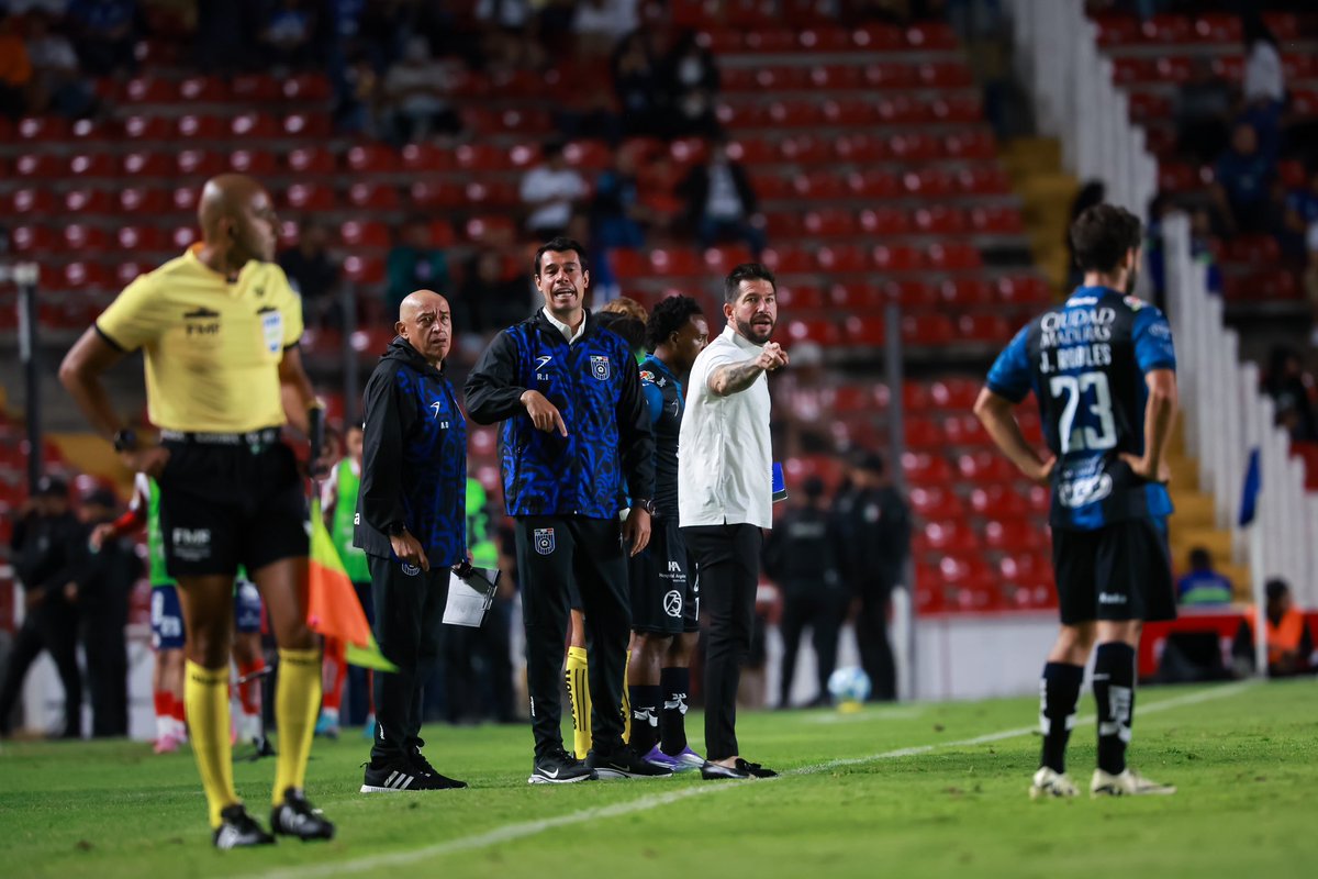 RodrigoInigo2's tweet image. Gallos Blancos de Querétaro Apertura2025.
Seguimos construyendo! #strongteam #workingtoimprove #succeed #process ⚽️🔝🇲🇽 @Club_Queretaro