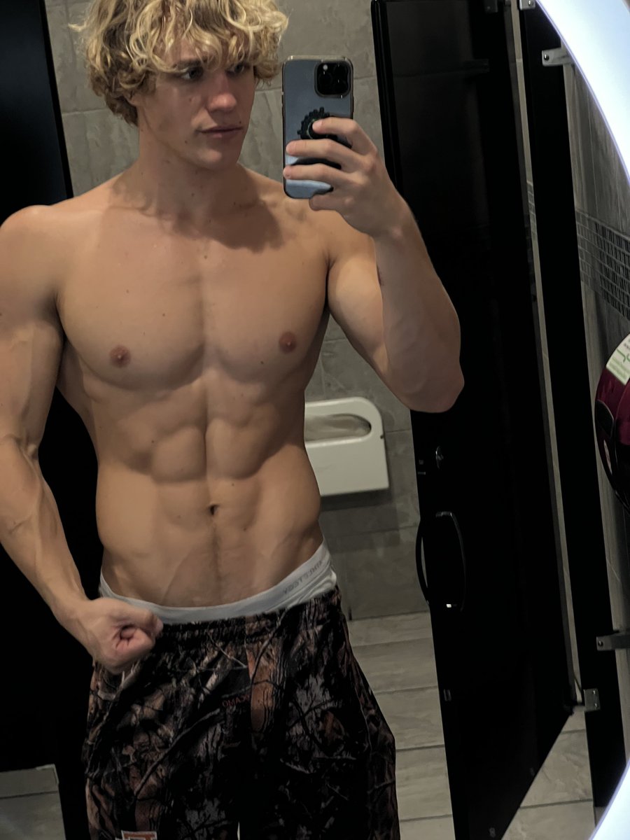 Me or a PS5? 😈
