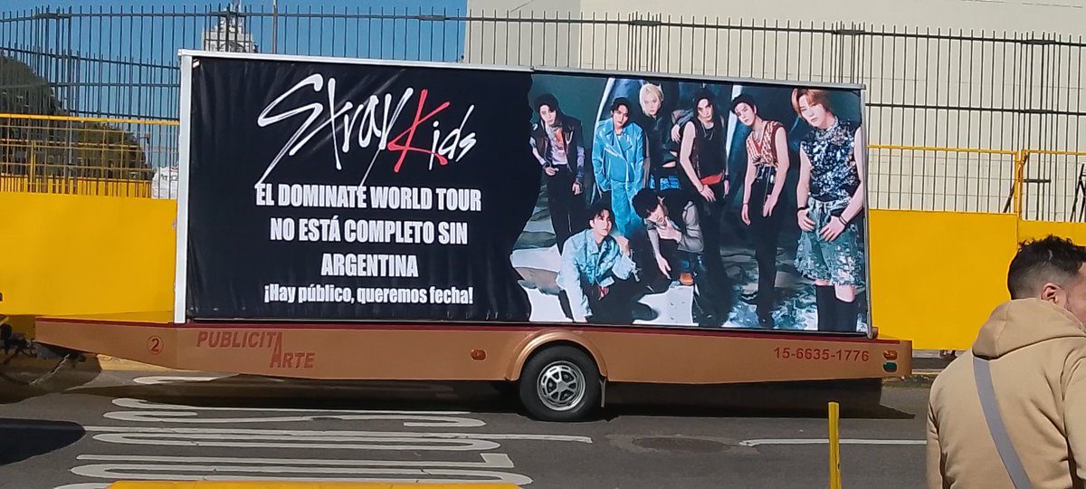 NataliSpense2's tweet photo. Dejo fotos!!
Hermoso fue ver esto en marcha !!
Gracias a tod@s los que han ayudando y colaborado con esto.🫂

@Stray_Kids  
QUEREMOS QUE VENGAN ARGENTINA!! https://t.co/FfzPEYywY4