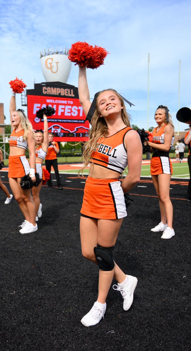 CampbellPresVI's tweet photo. Inching closer and closer to the season opener.  #OrangeCrush https://t.co/gAstkyRMEE