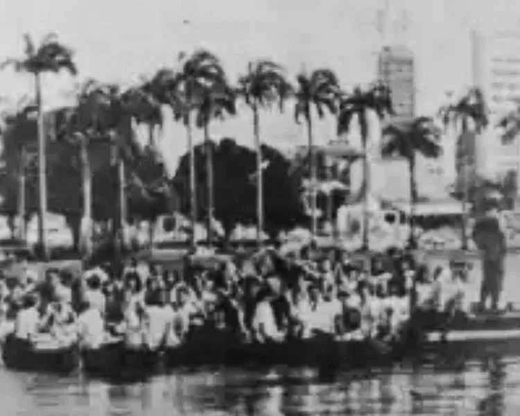 GiovanniMeirele's tweet photo. TRAGÉDIA DA LAGOA COMPLETA 50 ANOS NESTE DOMINGO - Em 1975, 35 pessoas morreram afogadas no centro da cidade de João Pessoa e teve até prisão de fotógrafo profissional de jornal só por causa dele ter feito fotos do desastre para registrar em reportagem - https://t.co/heZ39zgFN0 https://t.co/346gest9Bv
