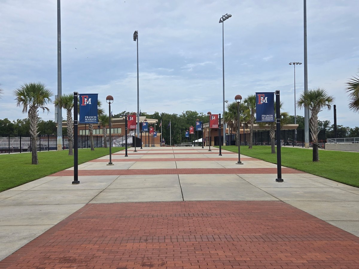 Great day at <a href="/fmu_softball/">FMU Softball</a> ! Facilities were beautiful as well as campus! Loved working with all the players and  <a href="/coach_vallee/">Coach Vallee</a> &amp; <a href="/CoachSBagwell/">Stephanie Bagwell</a> ❤️🤍💙
<a href="/NationalsCC/">Nationals Fastpitch Team</a> <a href="/T_Batts3/">Terry Batts</a> <a href="/tt_elizabeth03/">Tianna</a>