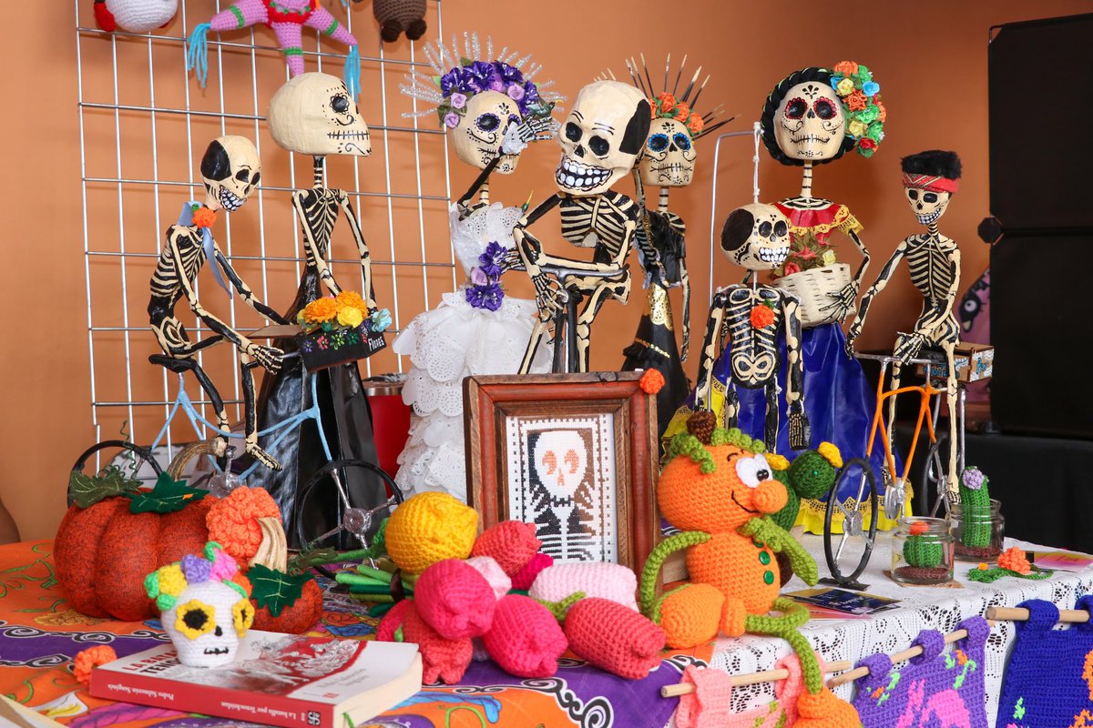 Alejandra Pacheco Mex (@ale_pachecomex) on Twitter photo Hoy tuve el honor de asistir a la inauguración del Festival Miclan, el Encuentro de las Almas, en nuestra Casa de la Cultura. ✨ 
Un espacio lleno de color, tradición y arte, donde celebramos la memoria y la vida a través de música, danza y artesanías.  🌸🌎 Hoy tuve el honor de asistir a la inauguración del Festival Miclan, el Encuentro de las Almas, en nuestra Casa de la Cultura. ✨ 
Un espacio lleno de color, tradición y arte, donde celebramos la memoria y la vida a través de música, danza y artesanías.  🌸🌎