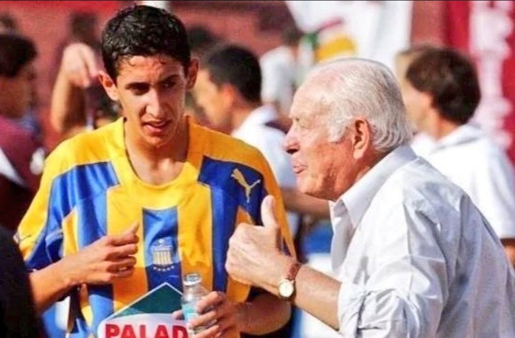 polaok11's tweet image. La pelota la guió Angel al Ángulo .

Golazo