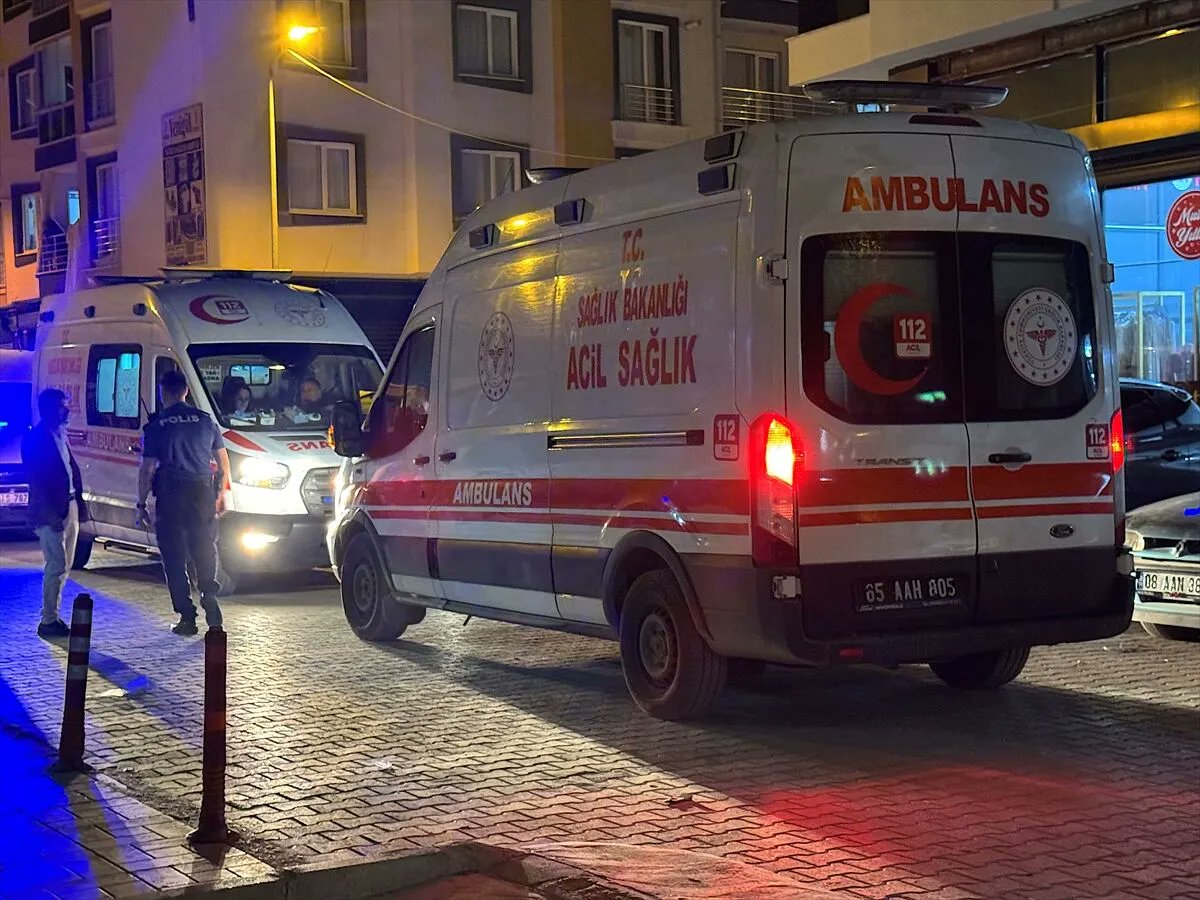 Van'da 16 yaşındaki çocuk parkta ölü bulundu
gazetevan.com/haber/van-habe… #van #vanhaber