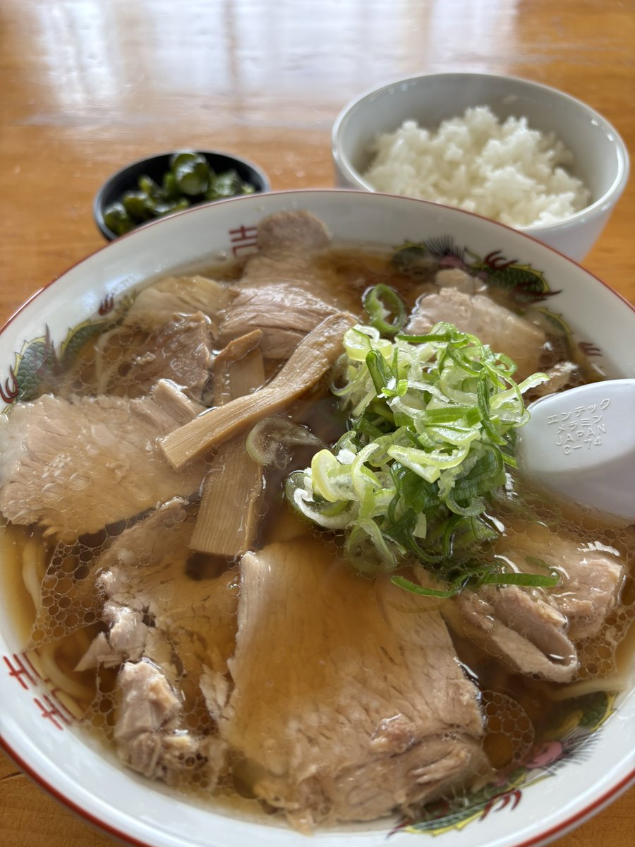 地鶏中華そば 祥秀
群馬県  伊勢崎市

祥秀のちゃん系ラーメン
中華そば(醤油)
ライス

美味すぎる🤤
ご馳走様でした🙏