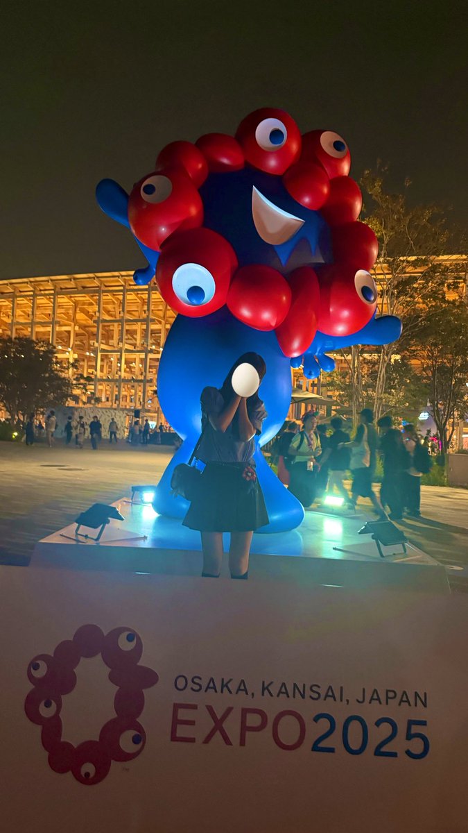 Tatamaru_0's tweet photo. 万博行ってきたよんんんん❤️💙 https://t.co/lxrNQc9Hap