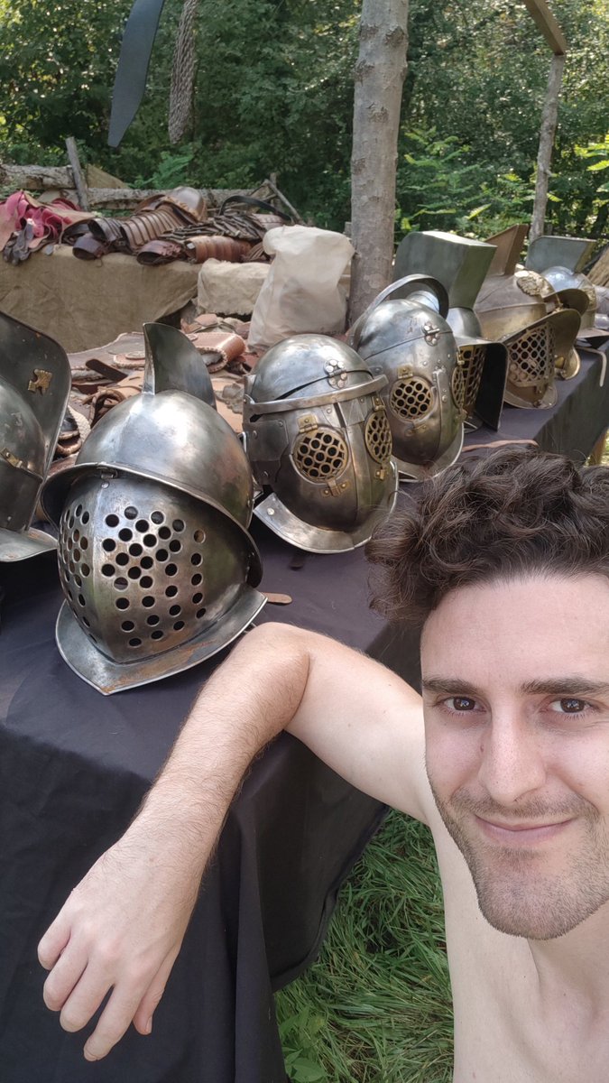 briscolaman's tweet photo. I'm in Piemonte to teach how to be a gladiator. That's pretty weird https://t.co/wyC20zSfCw