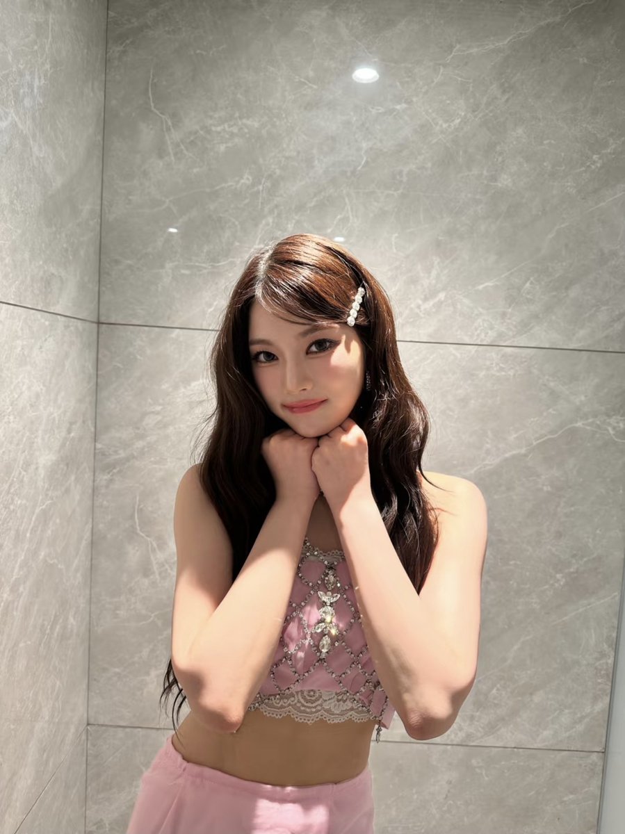 250823 | #ISA (@.isaranghae_0123) rednote post

Yesterday we performed at TIMA and met so many SWITH! And since it was our first time performing the Chinese version of 《Teddy Bear》 with the choreography, it made us even happier! +

[1/2] #STAYC #스테이씨 #李采映 #아이사