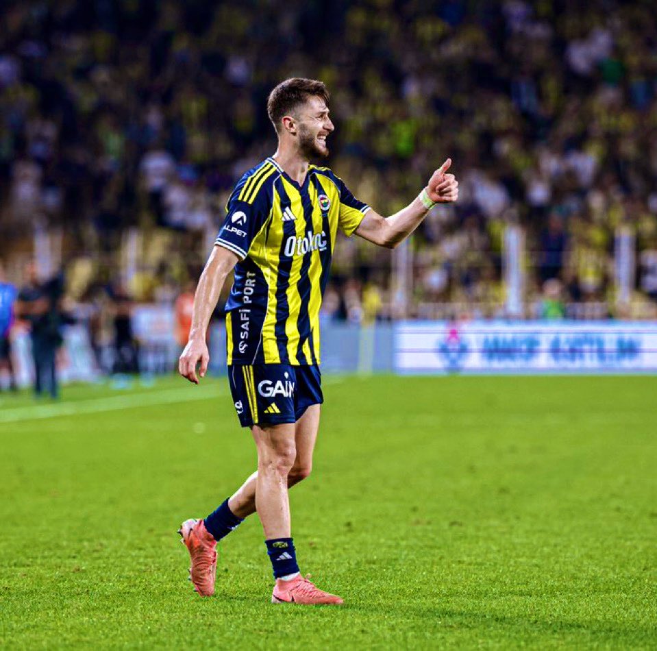 X Sports (@xsports_tv) on Twitter photo 🟡🔵🗣️ Ulaş Ulusoy (<a href="/ulusoyulas07/">ULas Ulusoy</a>): “İsmail Yüksek, Sofyan Amrabat’a göre çok iyi bir oyun ortaya koydu. Kendisini tebrik ediyorum.”
🎥🔴 CANLI ⏩️ TIKLA İZLE👇🏻
📺 youtube.com/live/_ScszO-s_… 🟡🔵🗣️ Ulaş Ulusoy (<a href="/ulusoyulas07/">ULas Ulusoy</a>): “İsmail Yüksek, Sofyan Amrabat’a göre çok iyi bir oyun ortaya koydu. Kendisini tebrik ediyorum.”
🎥🔴 CANLI ⏩️ TIKLA İZLE👇🏻
📺 youtube.com/live/_ScszO-s_…