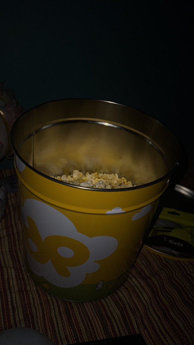 gainer_pig's tweet photo. It's a lot popcorn 🤭 https://t.co/Src0z9RQ7a
