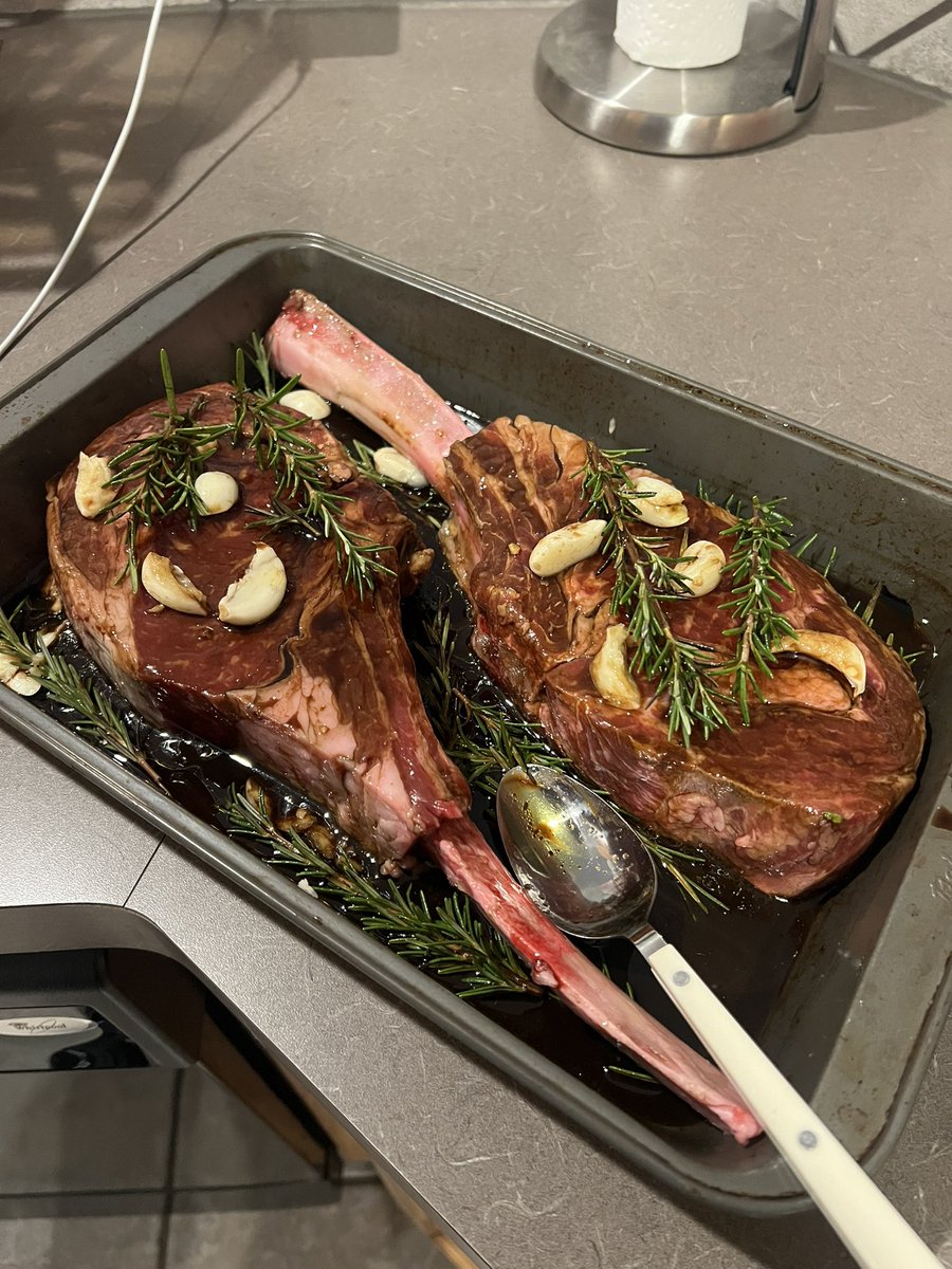 nerdclusterstan's tweet image. The world must see the steaks I just made🫣