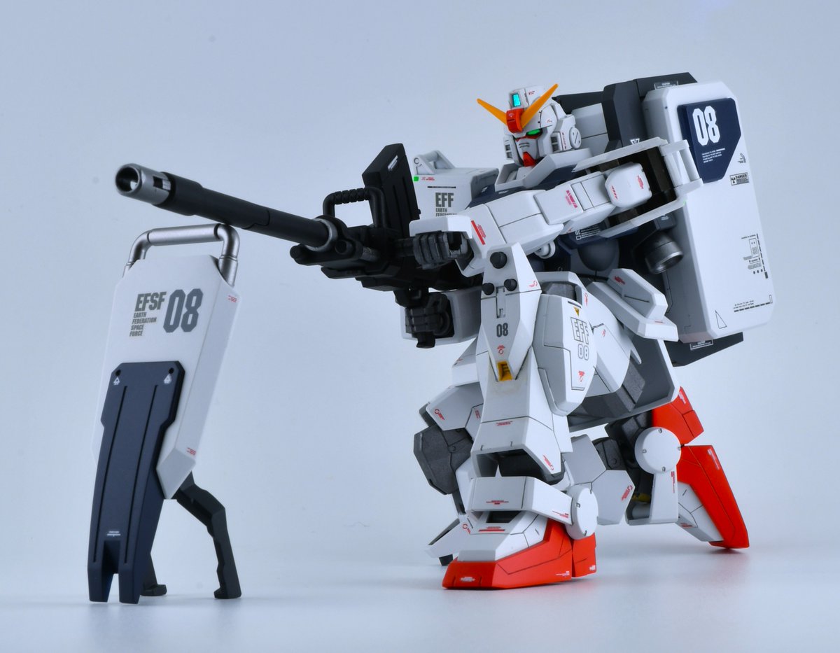 #イベカレ2周年祭 
#膝立ち
ツネちさん、2周年祭おめでとうございます㊗️
先日完成した陸戦型ガンダムで参加します。

嵐の中で輝いて　その夢をあきらめないで～♪

別カットを↓に