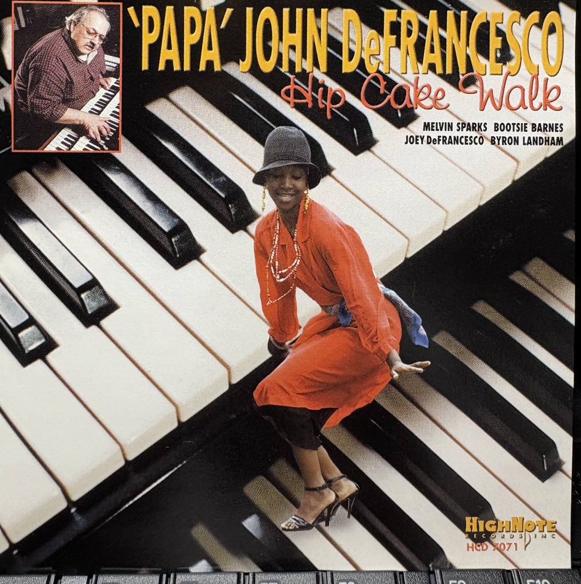 takanomasajazz's tweet photo. おはよう御座います、本日のモーニングハモンドは、明日が命日のJoeyDeFrancesco のお父さんの　#PaPaJohnDeFrancesco のアルバム　[Hip Cake Walk] JoeyはTpで参加🎺　アルバムタイトルは、あのDonPattarsonの曲😊他に #TheCat. #SongForMyFather .
#Milestones 他👍#かっこいいハモンドオルガン https://t.co/w6ID0YU6bu