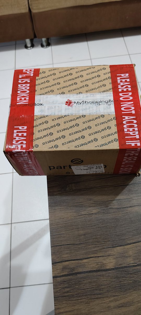 Ayman_Badr's tweet image. "Round 2 of Body Balancing drops + Giving Greens arrived! 💪 One scoop beats a cart of kale &amp;amp; spinach➡️cheaper, easier, no waste. Drops curb cravings &amp;amp; burn fat. Scoop &amp;amp; sip or chop veggies? Tell me! #WellnessJourney #HealthyLiving #BodyBalancing #FitLife #HealthCoachTips