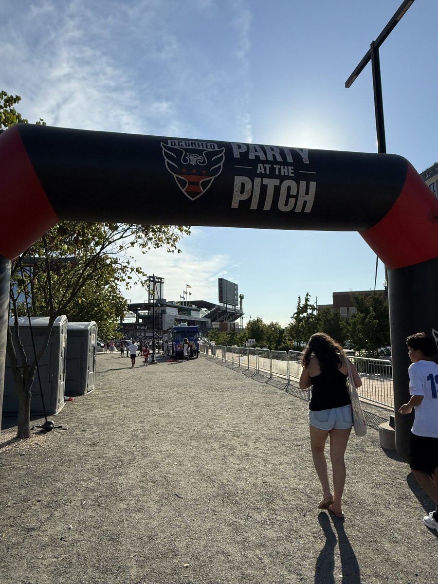 Zach Lowy tweet media