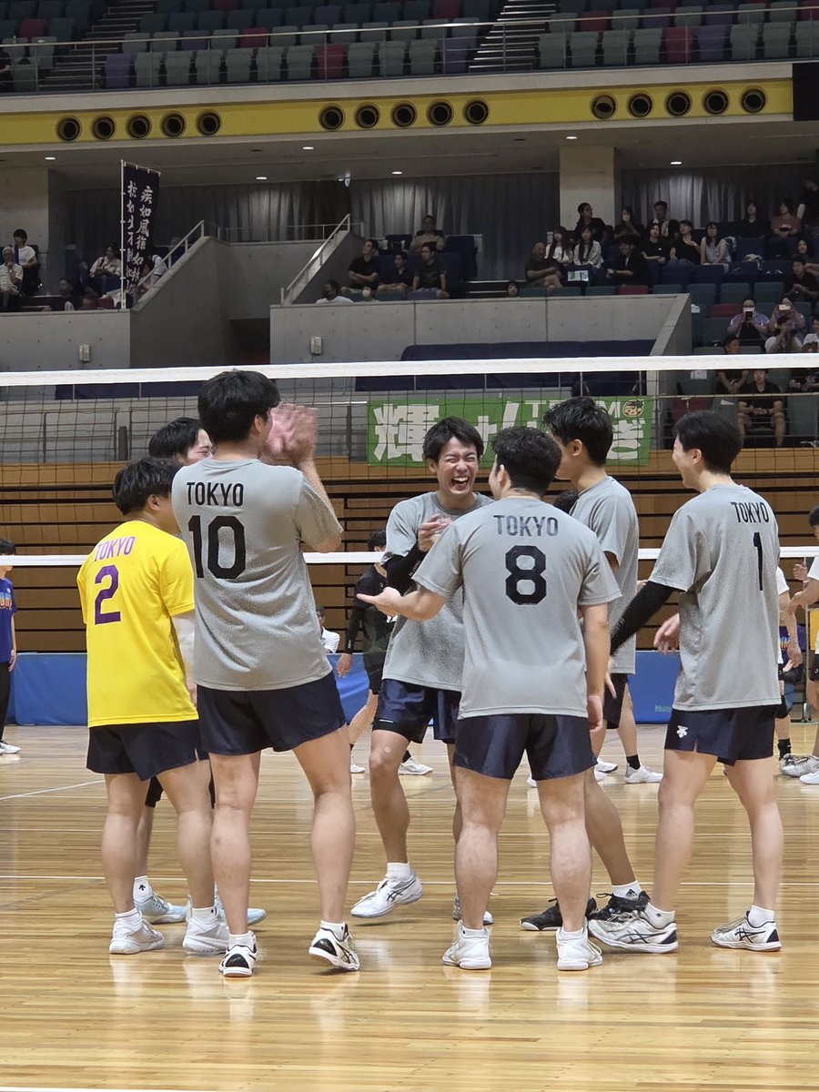 ClubSuisen's tweet photo. 【第79回国民スポーツ大会関東ブロック大会】
まず初めに対戦いただいたチームの皆様、大会の準備運営に尽力いただいた関係者の皆様、厚い支援をいただいた東京都バレーボール協会の皆様、今大会もたくさんの声援を送ってくださった皆様、本当にありがとうございました。 https://t.co/ygGrsgKTRu
