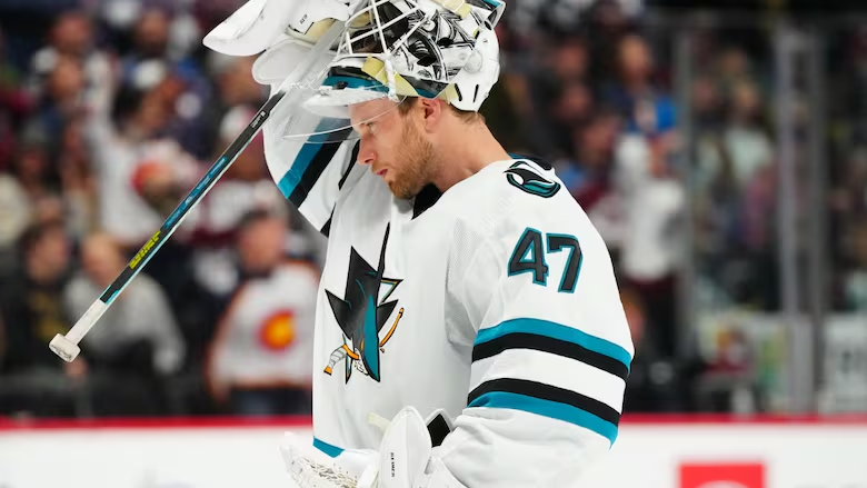 SjSharksFACTS's tweet photo. 4⃣7⃣ - Forty-seven days are left until the official start of the season for the San Jose Sharks. James Reimer
#SJSharks #TheFutureIsTeal #NewSeason #NHL #Countdown #Reimer https://t.co/5DBmfFxr3q
