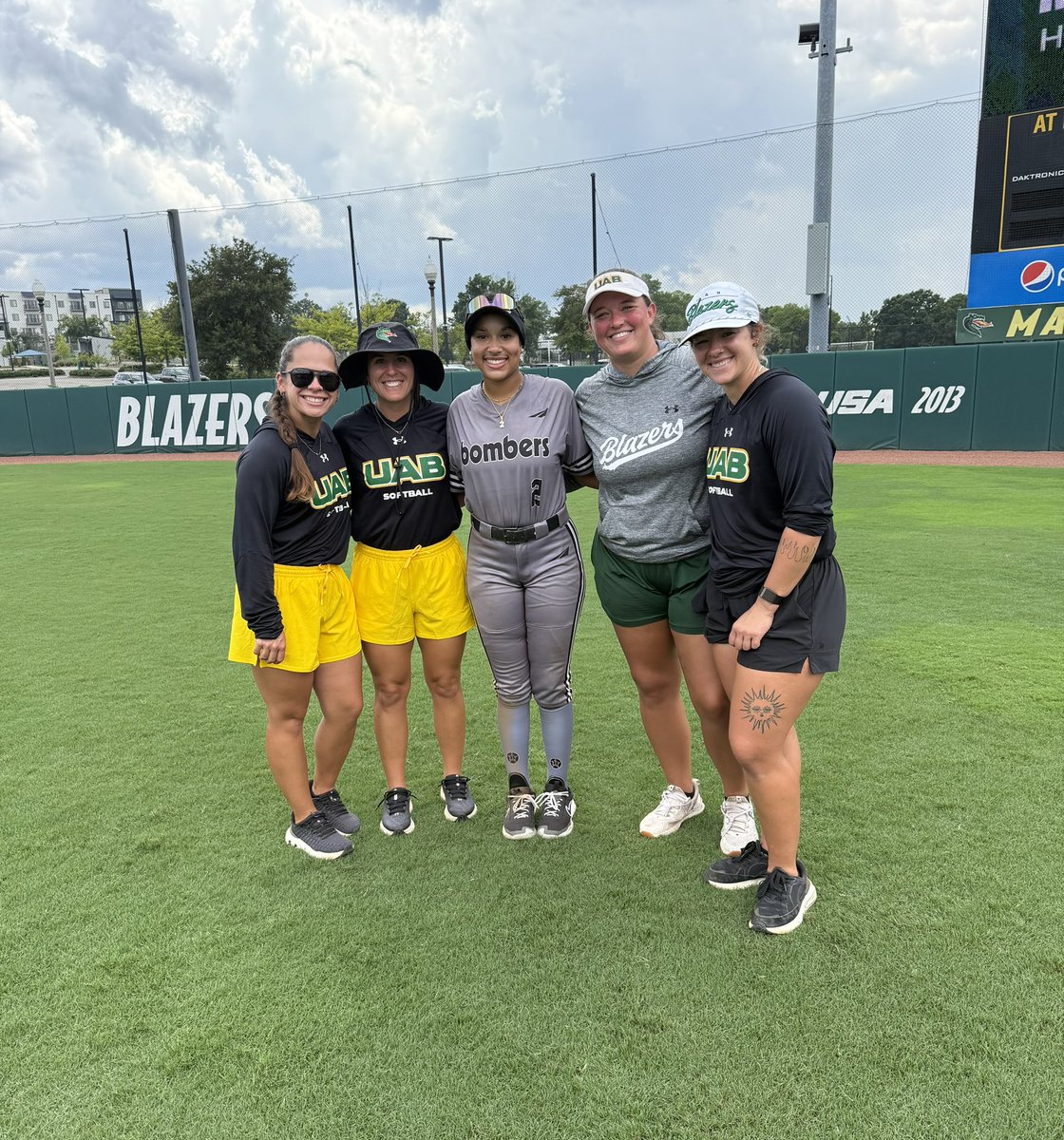 Briley Bolden (@brileyabolden) on Twitter photo Had a great day camping <a href="/UAB_SB/">UAB Softball</a>!! Thank you to Coach <a href="/tsmartt14/">Taylor Smartt</a> and the amazing group of coaches and players that led us today! Very thankful for the guidance, input, and feedback!💚💛🐉
<a href="/Mporter34/">Madeline Porter</a>
<a href="/AnnaShelnutt/">Anna Shelnutt</a>
<a href="/JoshBaxterNSR/">Josh Baxter</a> Had a great day camping <a href="/UAB_SB/">UAB Softball</a>!! Thank you to Coach <a href="/tsmartt14/">Taylor Smartt</a> and the amazing group of coaches and players that led us today! Very thankful for the guidance, input, and feedback!💚💛🐉
<a href="/Mporter34/">Madeline Porter</a>
<a href="/AnnaShelnutt/">Anna Shelnutt</a>
<a href="/JoshBaxterNSR/">Josh Baxter</a>