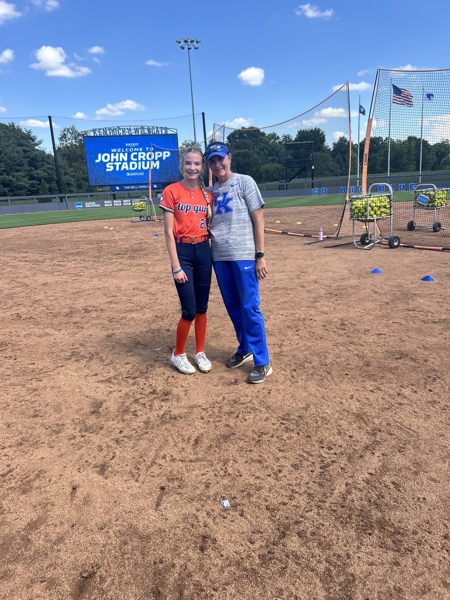 ClaireBlum2030's tweet image. Thanks for an awesome first camp! @UKsoftball @UKCoachLawson