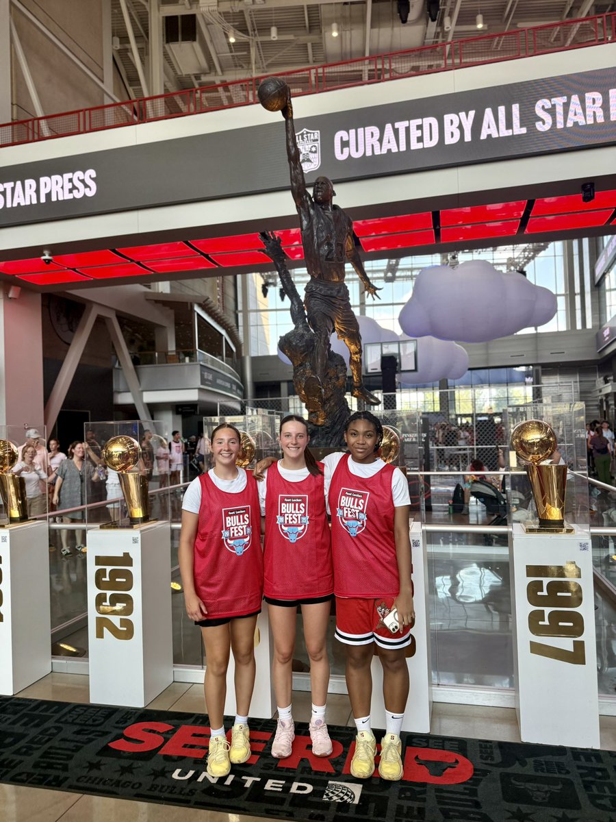 Annie Acello (Annabell Acello) tweet media