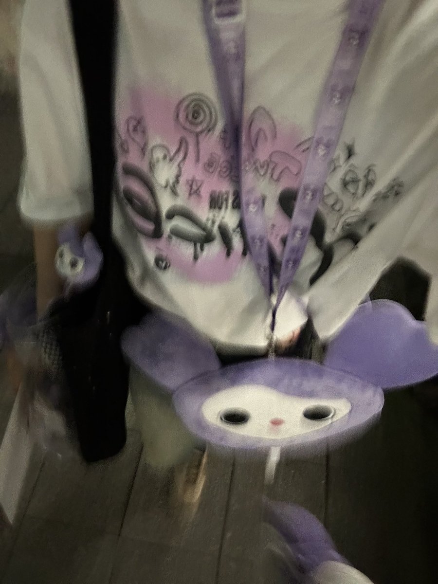 na_____1229's tweet photo. 名古屋公演初日めちゃくちゃ楽しかった🥹🥹スタンドだったから名古屋の銀テ取れなかったの心残り😢あと名古屋のみんなサナちゃんの掛け声小さすぎでしょ‼️笑笑笑笑東京ではサナちゃんに届くぐらいでお願いします✨今日はサナちゃんとオソロのネイルして参戦しました🫶 https://t.co/vXE9KpIM1V