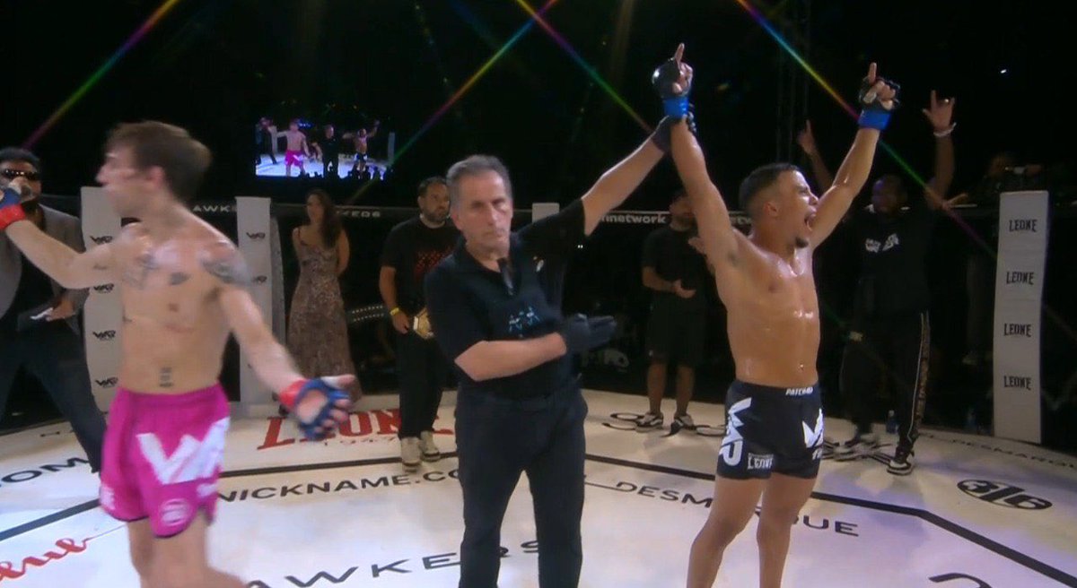 ¡Peligro! ⚠️ 

Ahmed El Idrissi roba la corona del peso mosca de WAR a Borja García en Gijón y están 1-1. Pero tuvo polémica.

No pareció una victoria clara y el asturiano estaba ahí en todo momento. Más cuando Peligro se dedicó a correr.

Cambia el campeón en La Guía.

#WAR7