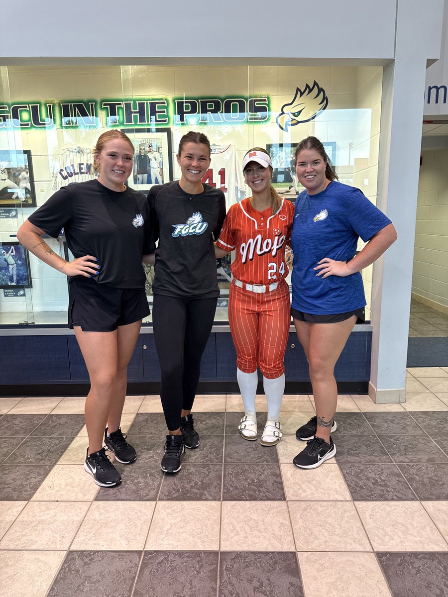 Thank you coaches <a href="/LindsayFico/">Lindsay Fico</a> <a href="/DevynFlaherty/">Devyn Flaherty</a> for trying to have us at camp today! Even though the weather didn’t hold up for us to play,  I was able to learn a lot of information during the Q&amp;A. Would love to be back soon! 💚💙 <a href="/MojoPardue/">Mojo Pardue</a>