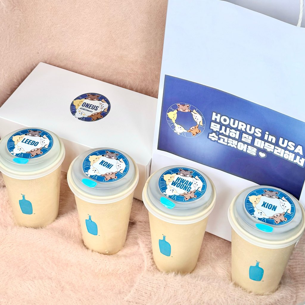 unkeonditional's tweet photo. 𝑯_𝑶𝑼𝑹,𝑼𝑺 𝒊𝒏 𝑼𝑺𝑨 𝑺𝒖𝒑𝒑𝒐𝒓𝒕

한 달 동안 고생한 원어스 멤버들과 스탭분들을 위해 케이크랑 간식 서포트를 준비했습니다 ✨
미국 공연들 잘 마무리해서 수고했어용!! 

TOMOON will forever cherish our time together with ONEUS! 

#원어스 #ONEUS #H_OUR_US https://t.co/Mb3Iuv3Chz