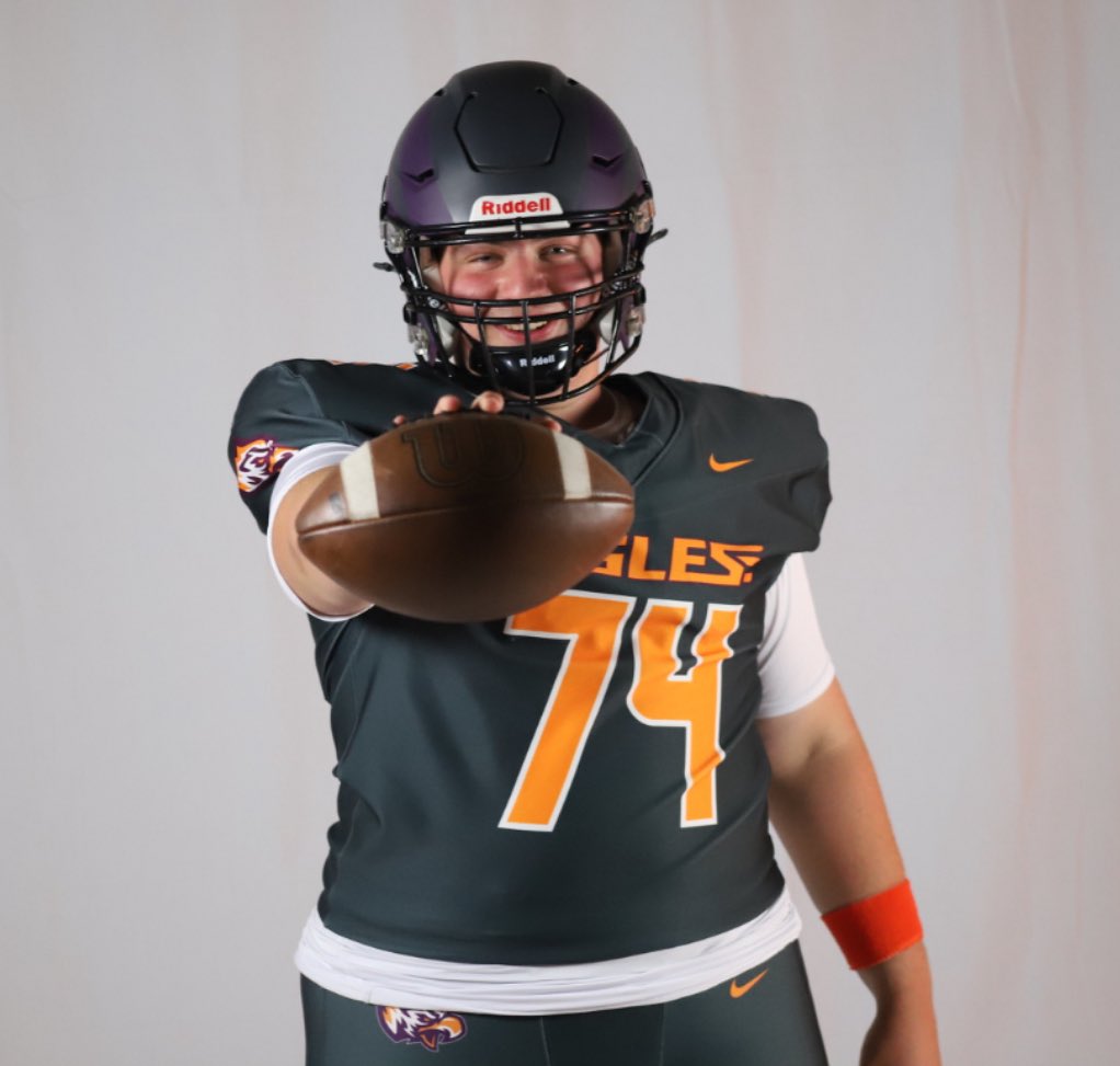 Brad_Schwartz74's tweet image. Year✌️#ForPapa❤️
.
.
.
@post_fb @PostUniversity #LongSnapper #Sophomore #SOAR