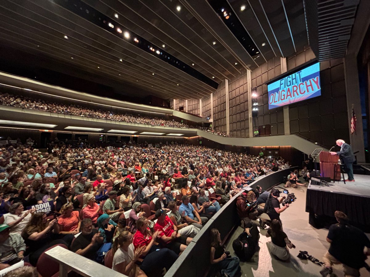 Jeremy Slevin (@jeremyslevin) on Twitter photo Bernie Sanders with <a href="/AbdulElSayed/">Dr. Abdul El-Sayed</a> and a few thousand friends in Kalamazoo, Michigan Bernie Sanders with <a href="/AbdulElSayed/">Dr. Abdul El-Sayed</a> and a few thousand friends in Kalamazoo, Michigan