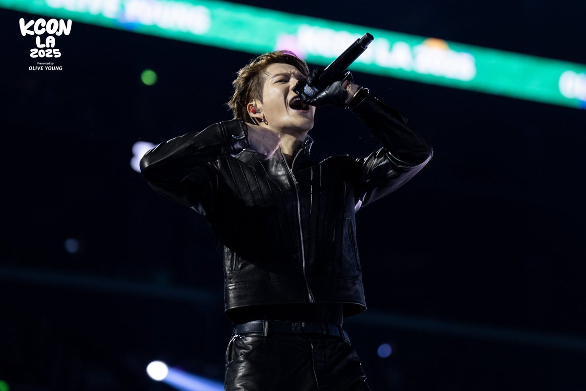 Hi <a href="/MostRequestLive/">Most Requested Live</a> <a href="/OnAirRomeo/">On Air Romeo</a> 

May I request #MADEMEAMAN by <a href="/JacksonWang852/">Jackson Wang</a> on #MostRequestedLive? Please playing tonight. Thank you! 

#JacksonWang #MAGICMAN2