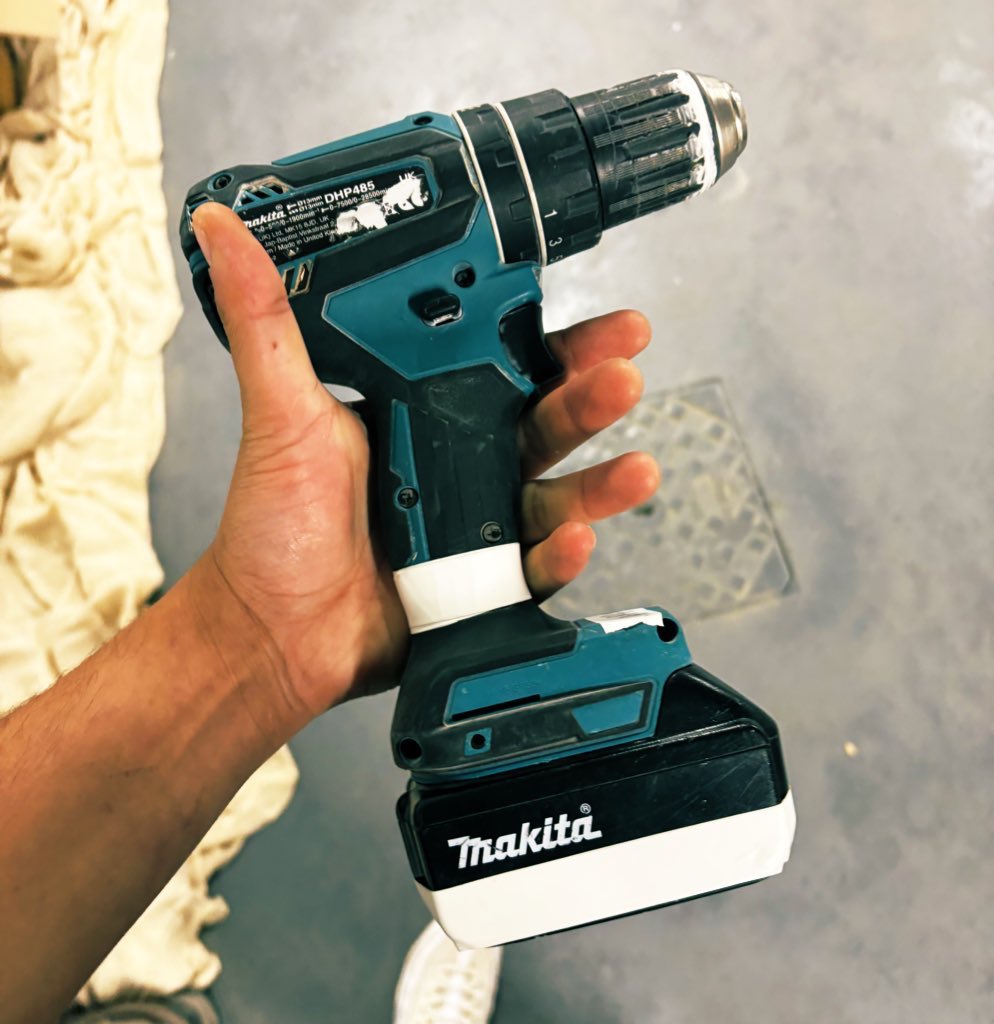 They grift

Whilst we graft

I will never give up