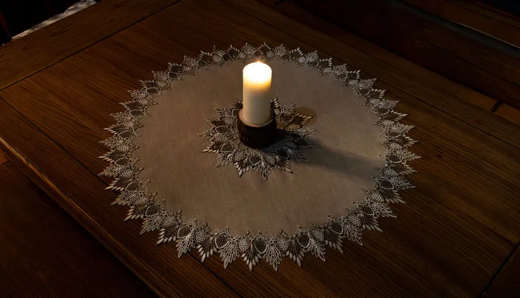 LinensArtThings's tweet image. Elegant On Sale Coffee Table Doily Lace Round Table Coffee Table Doily in Neutral Earth Tones for a Doily, Scarf, Placemat, or Round Doily. Perfect for your Table Centerpiece. Use on all tables, in the center of the bed as an accent or small accent table. #linens #doilies