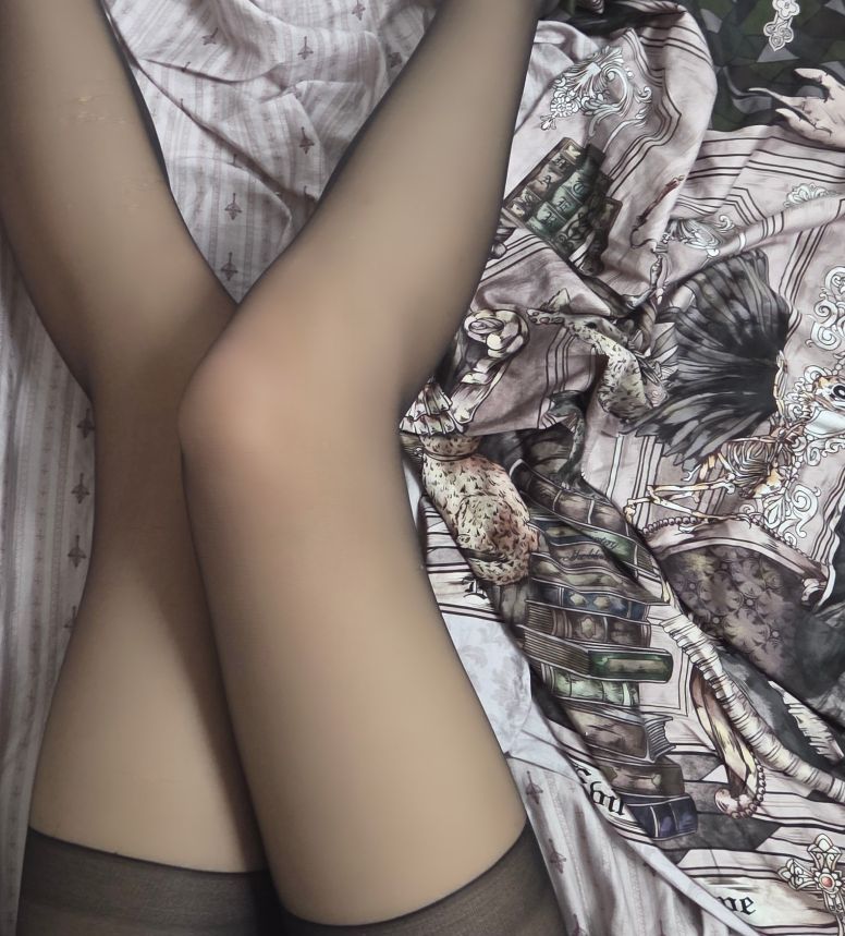 DiMinIsHeDfIft's tweet photo. 小南娘腿照！有人关注我吗！#男娘 #女装・男の娘 #女装 https://t.co/Y33Vafhhv1