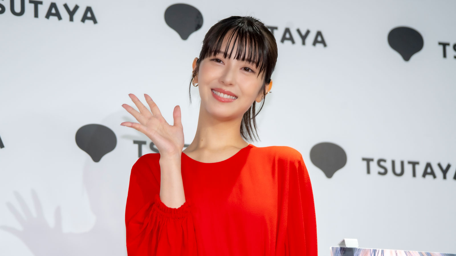 Ato Fujihara ミクストメディア「月下に咲く」浜辺美波さん似？ Ato Fujihara ミクストメディア「月下に咲く」浜辺美波さん似？