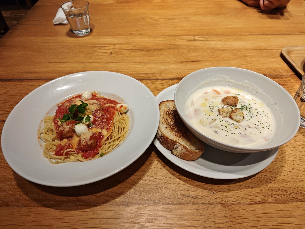 ランチはロンハーマンカフェ