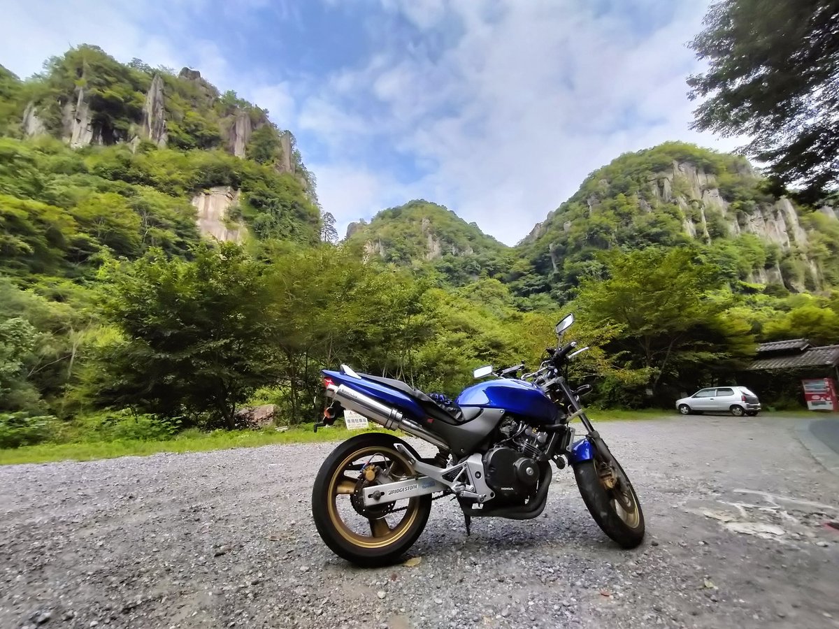 RETURN_HORNET's tweet image. #ホーネット250 
1ヶ月半振りに、ホーネット稼動
大分の宇佐ピチュを目的地にして
折り返し帰りは滝巡りしたが
最後に行った慈恩の滝が一番
良かったな