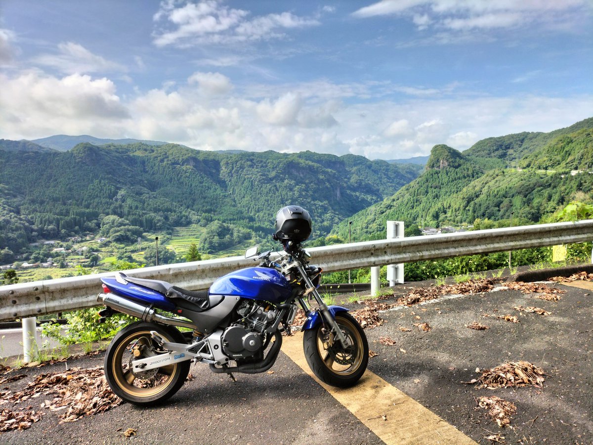 RETURN_HORNET's tweet image. #ホーネット250 
1ヶ月半振りに、ホーネット稼動
大分の宇佐ピチュを目的地にして
折り返し帰りは滝巡りしたが
最後に行った慈恩の滝が一番
良かったな