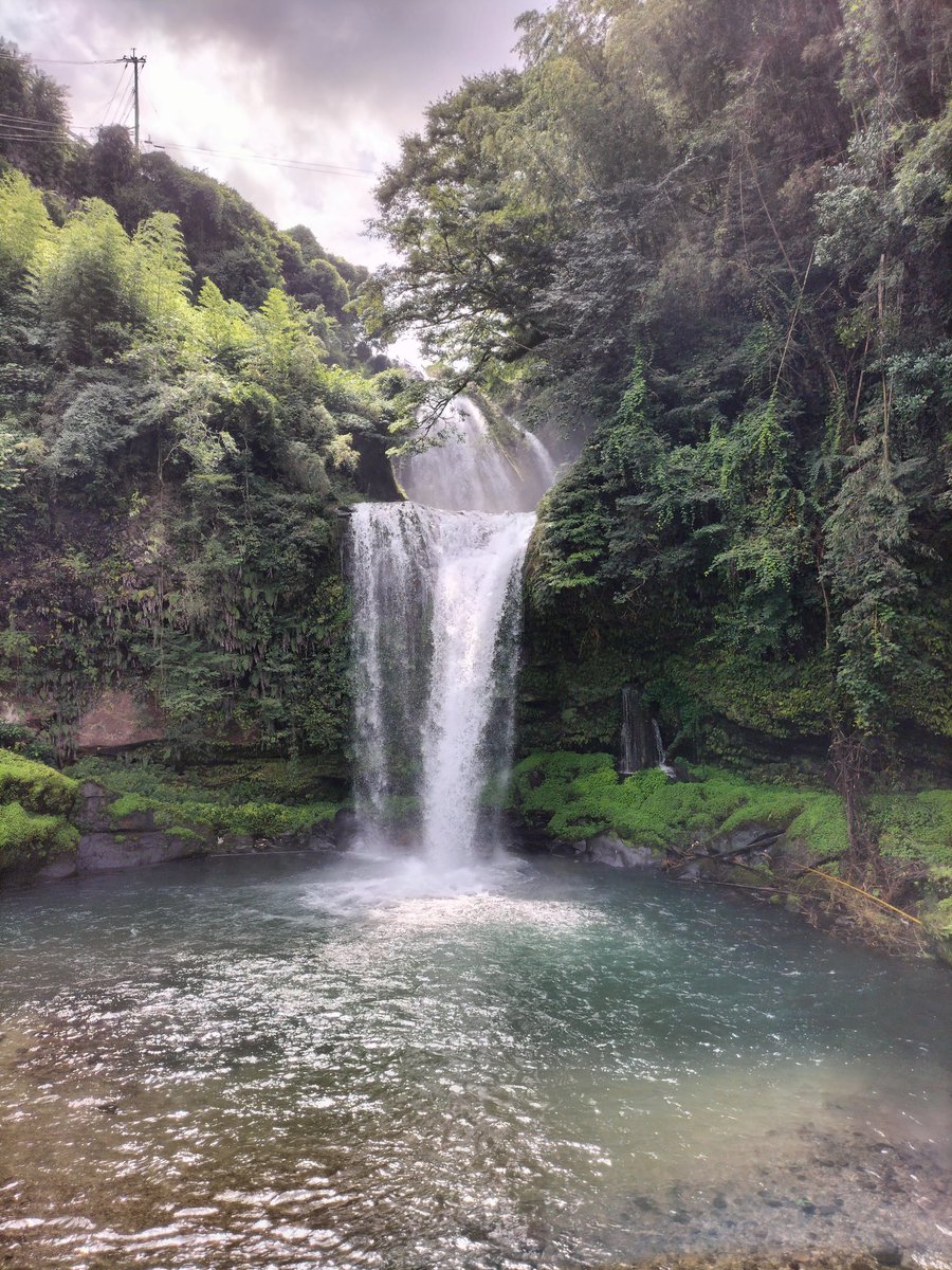 RETURN_HORNET's tweet image. #ホーネット250 
1ヶ月半振りに、ホーネット稼動
大分の宇佐ピチュを目的地にして
折り返し帰りは滝巡りしたが
最後に行った慈恩の滝が一番
良かったな